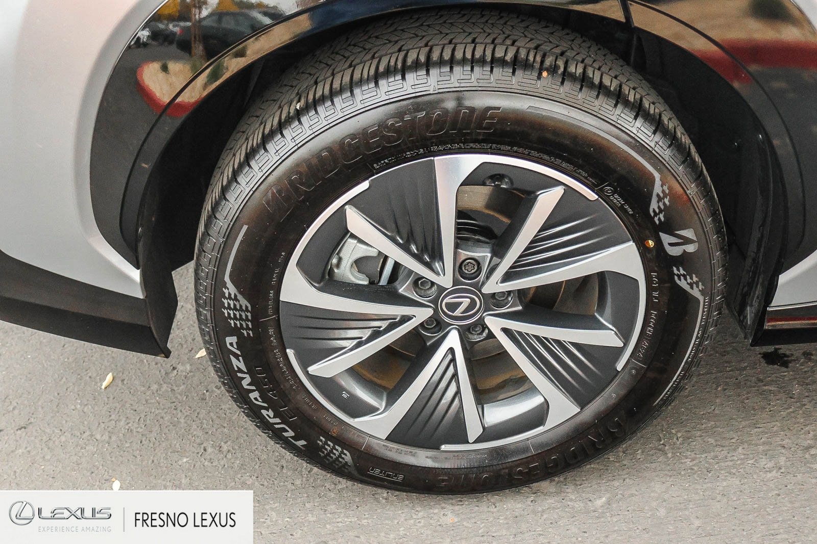 Used 2025 Lexus RZ 300e image 8