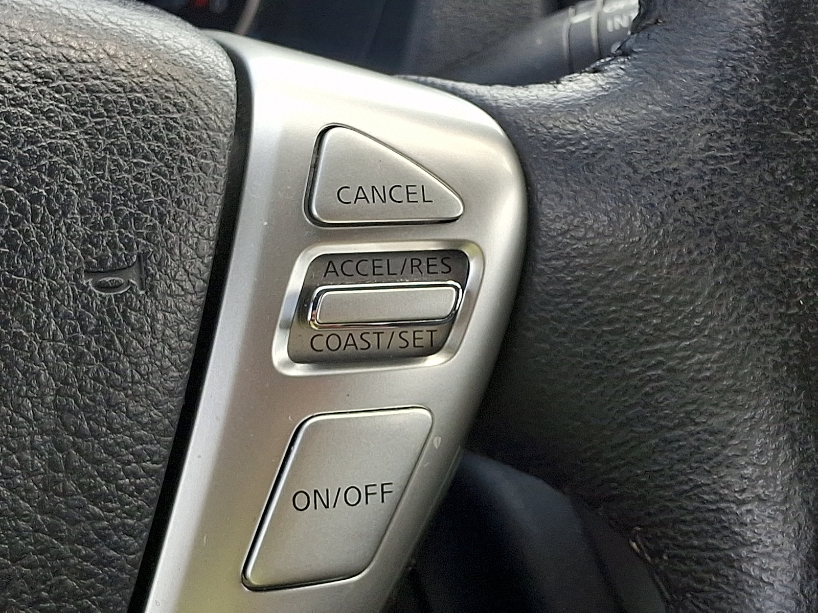 Used 2016 Nissan Versa Note SV FWD image 24