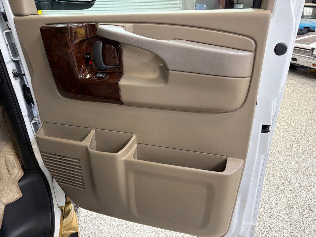 Used 2014 GMC Savana 1500 image 43