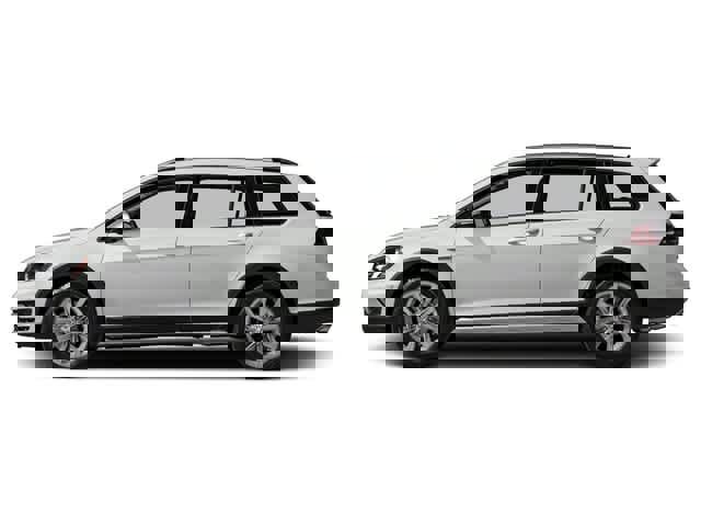 Used 2017 Volkswagen Golf Alltrack S image 3