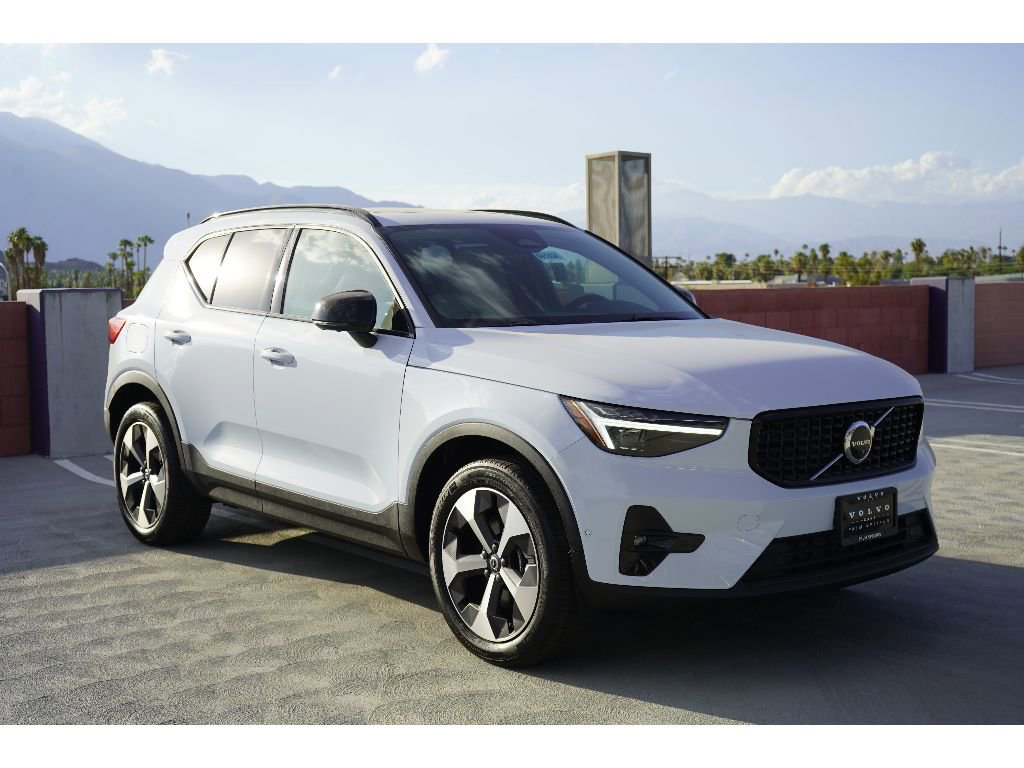 New 2026 Volvo XC40 B5 Plus w/ Protection Package Premier