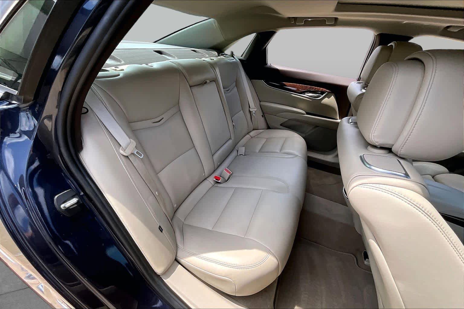 Used 2013 Cadillac XTS Premium AWD/4WD image 19