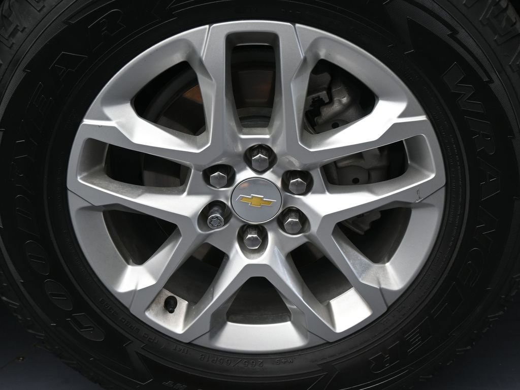 Used 2020 Chevrolet Traverse LS image 40