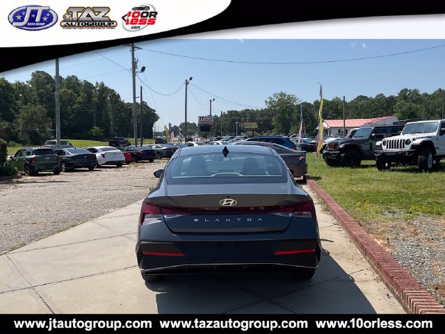 Used 2026 Hyundai Elantra SE FWD image 6