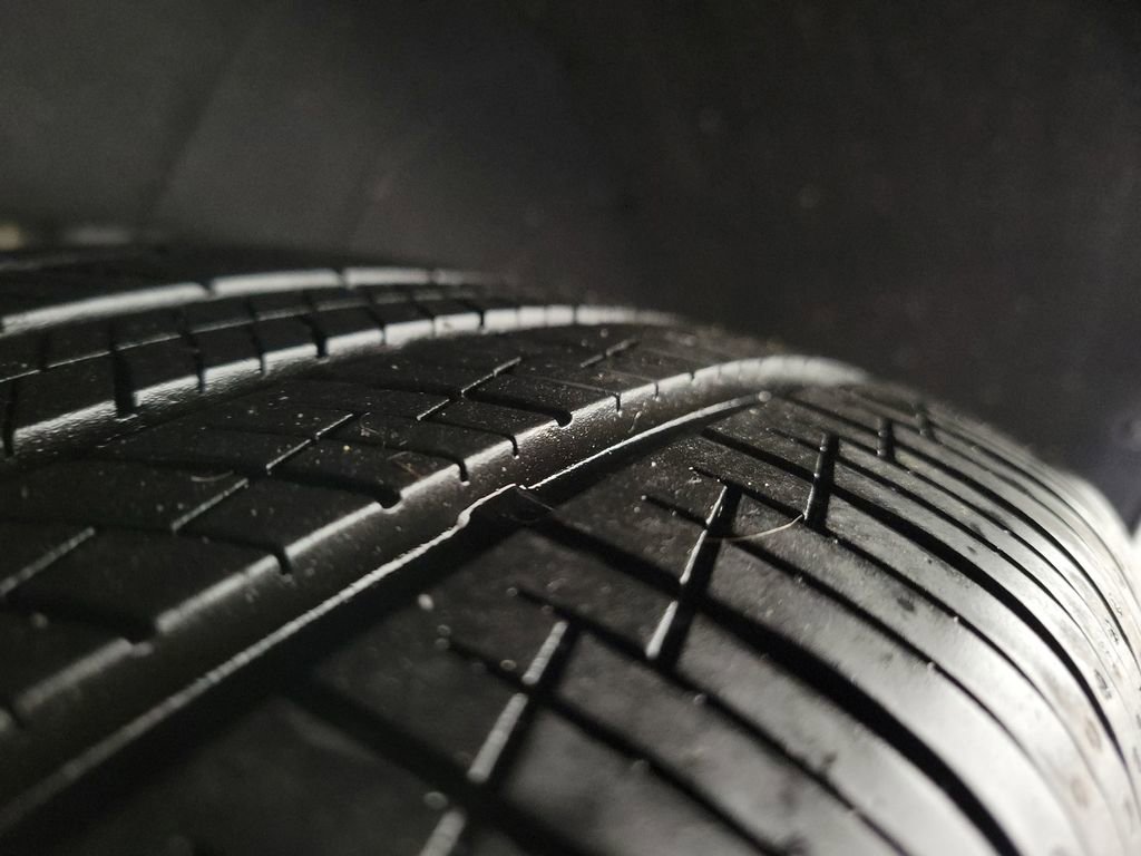 Used 2024 Kia Carnival LX image 11