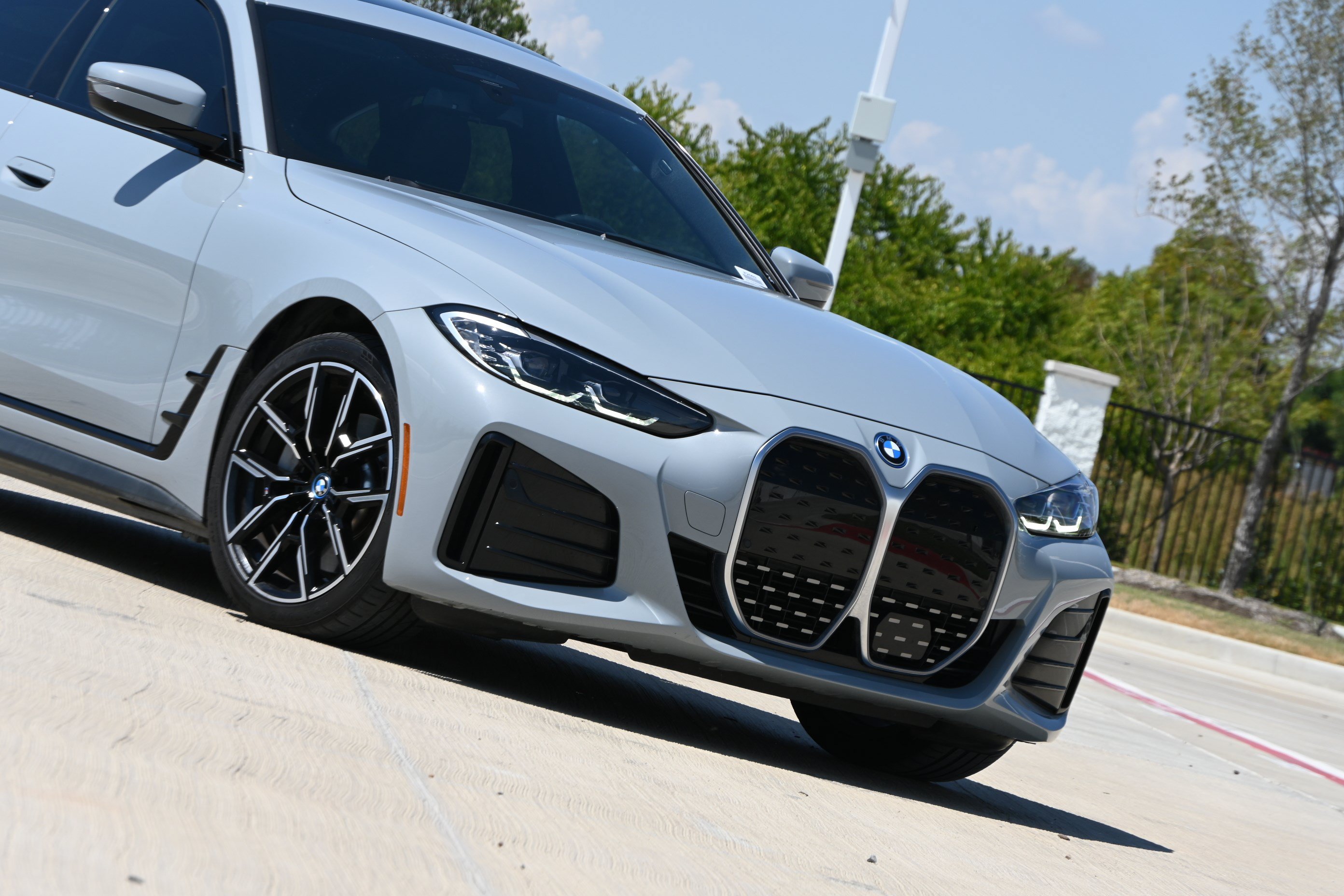 Certified 2023 BMW i4 eDrive40 w/ M Sport Package RWD image 38