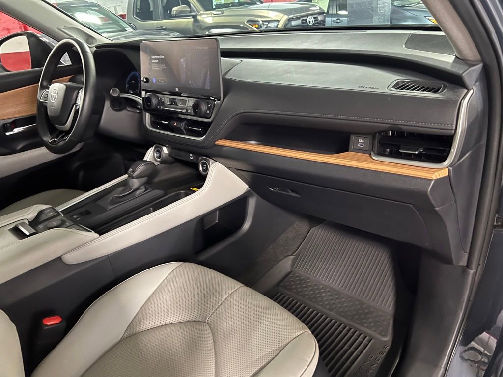 Certified 2024 Toyota Grand Highlander Limited image 26