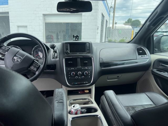 Used 2019 Dodge Grand Caravan SXT FWD image 11