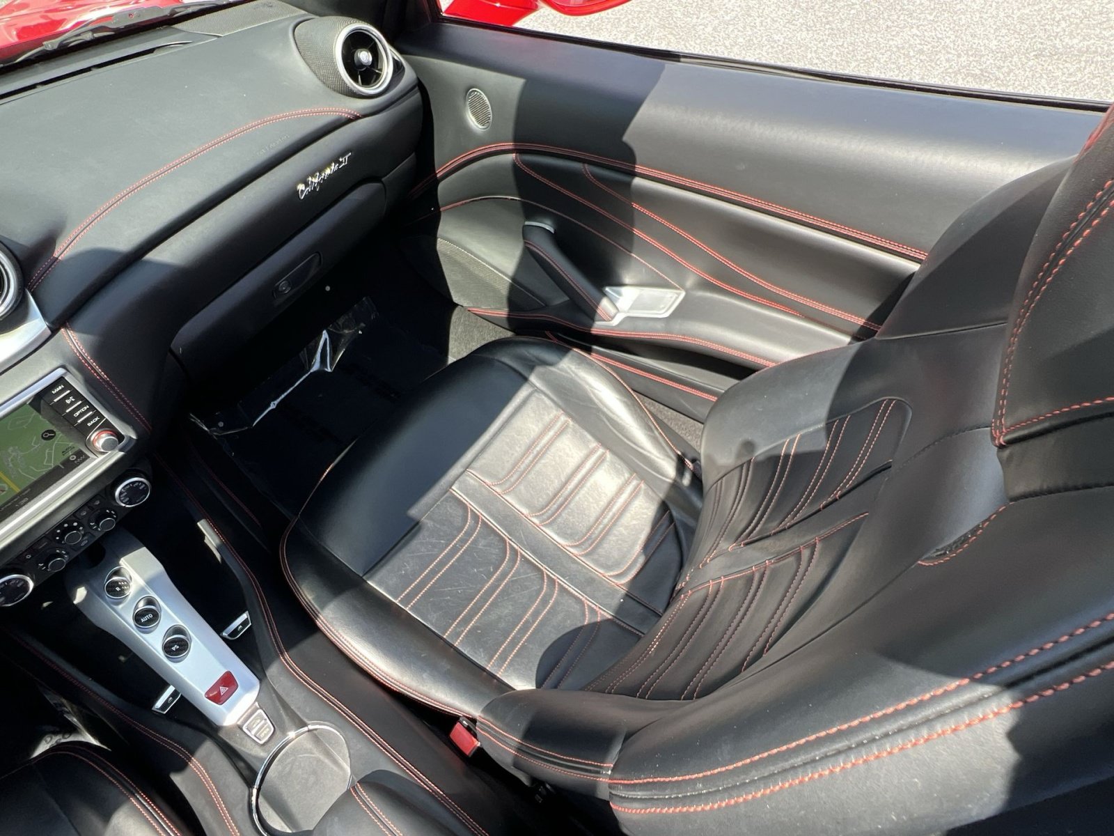 Used 2016 Ferrari California T RWD image 14