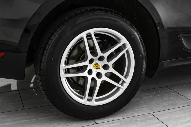 Used 2021 Porsche Macan image 42