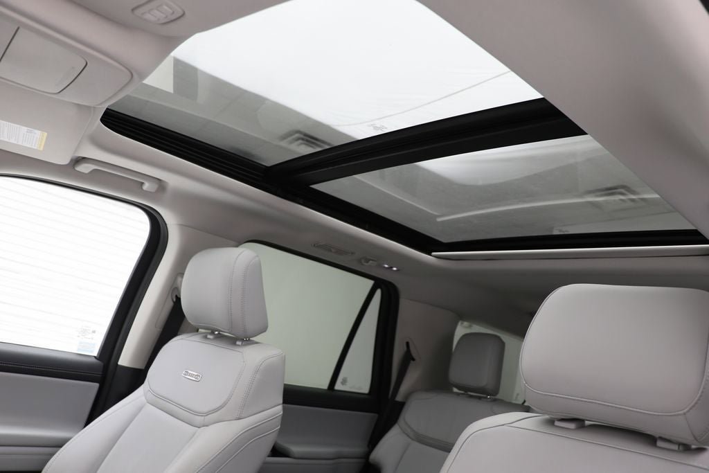Used 2025 Ford Expedition Platinum AWD/4WD image 17