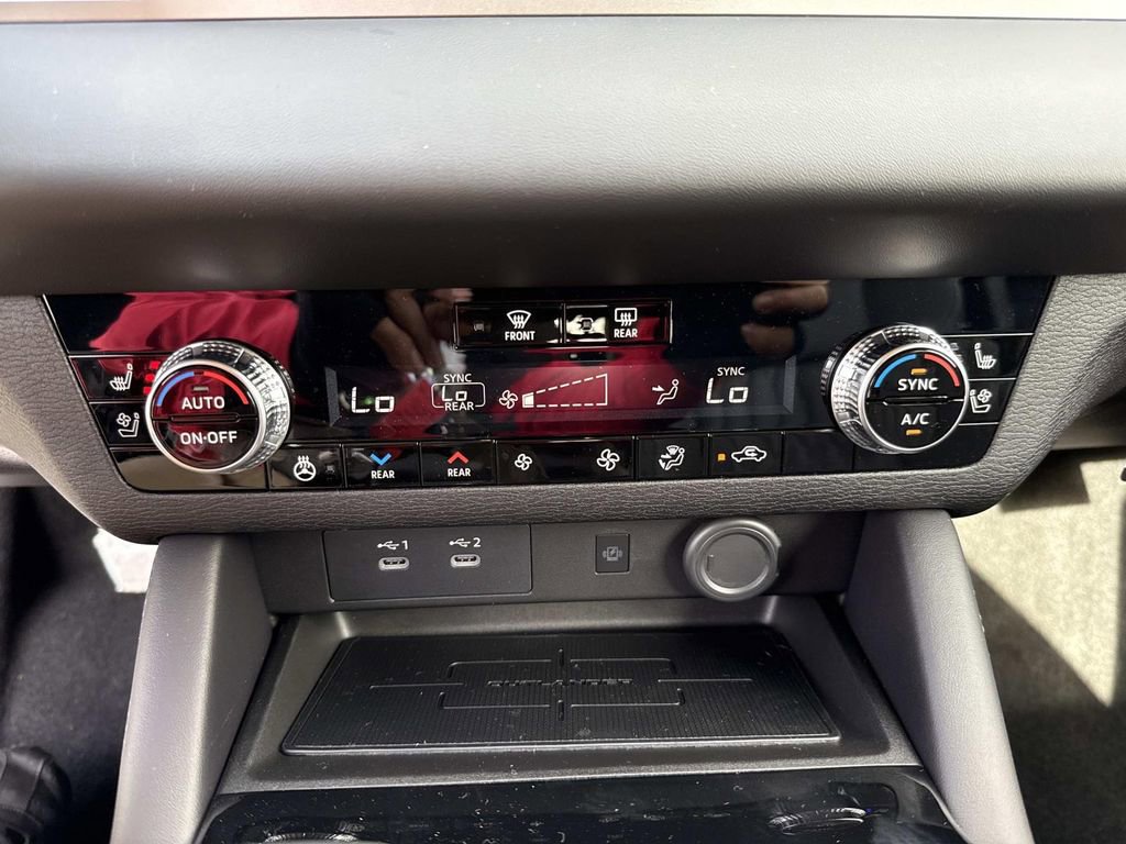 New 2026 Mitsubishi Outlander SEL image 32