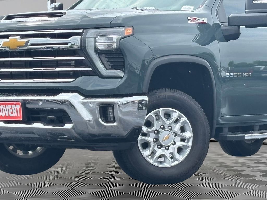 Used 2025 Chevrolet Silverado 2500 LTZ w/ LTZ Convenience Package image 2