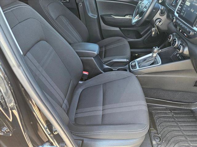 Used 2023 Hyundai Venue SEL image 19