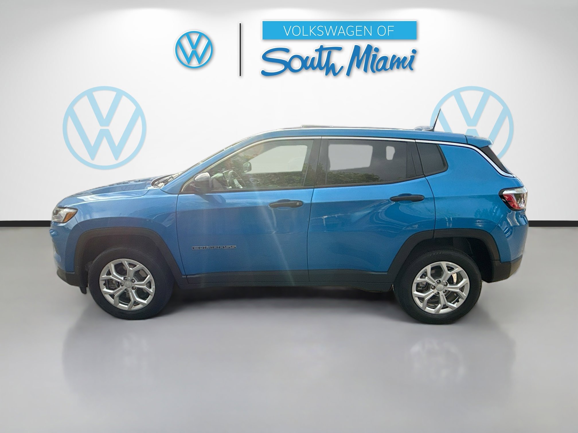 Used 2024 Jeep Compass Sport AWD/4WD image 4