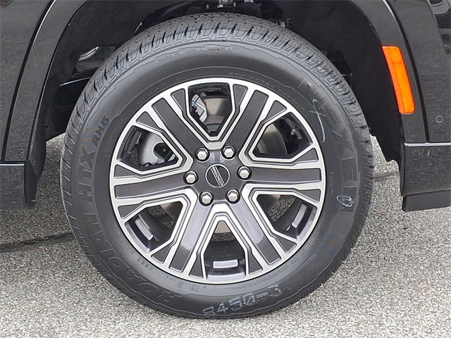 New 2025 Jeep Wagoneer 4WD w/ Convenience Group I image 6