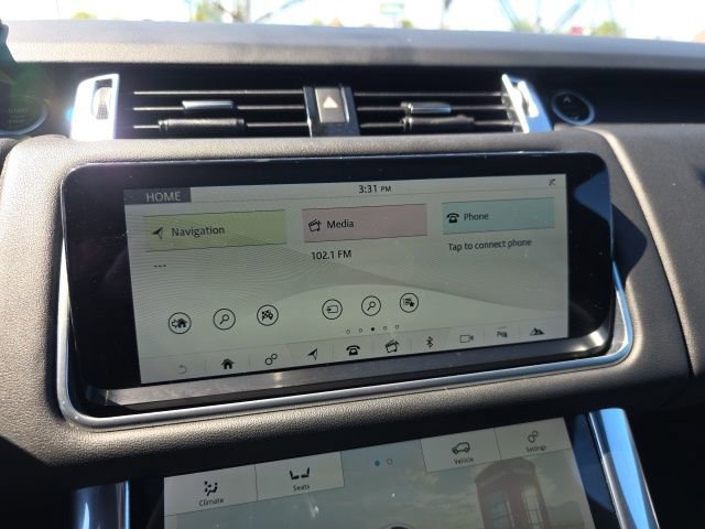 Used 2020 Land Rover Range Rover Sport HSE image 32