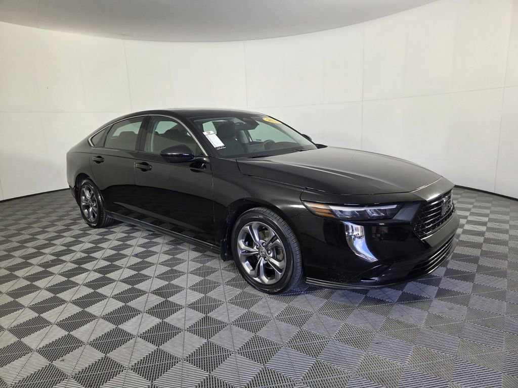 Used 2023 Honda Accord EX image 2