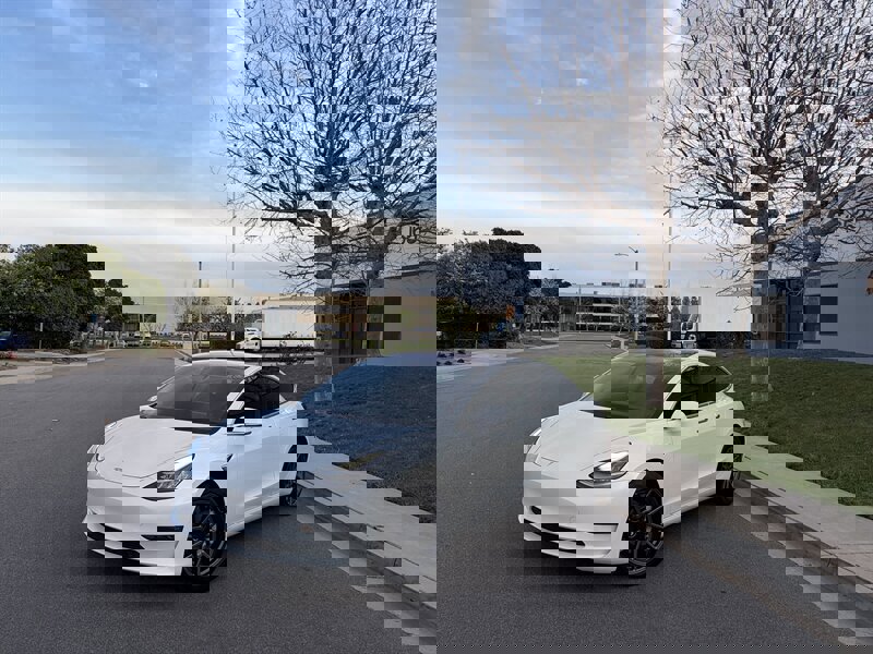 Used 2018 Tesla Model 3 Long Range image 1