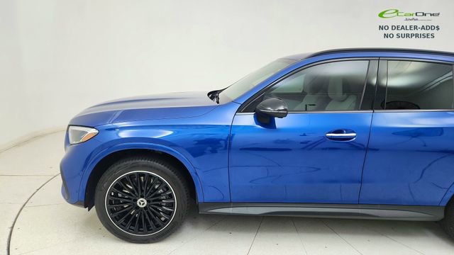 Used 2025 Mercedes-Benz GLC 350e 4MATIC w/ AMG Line image 4