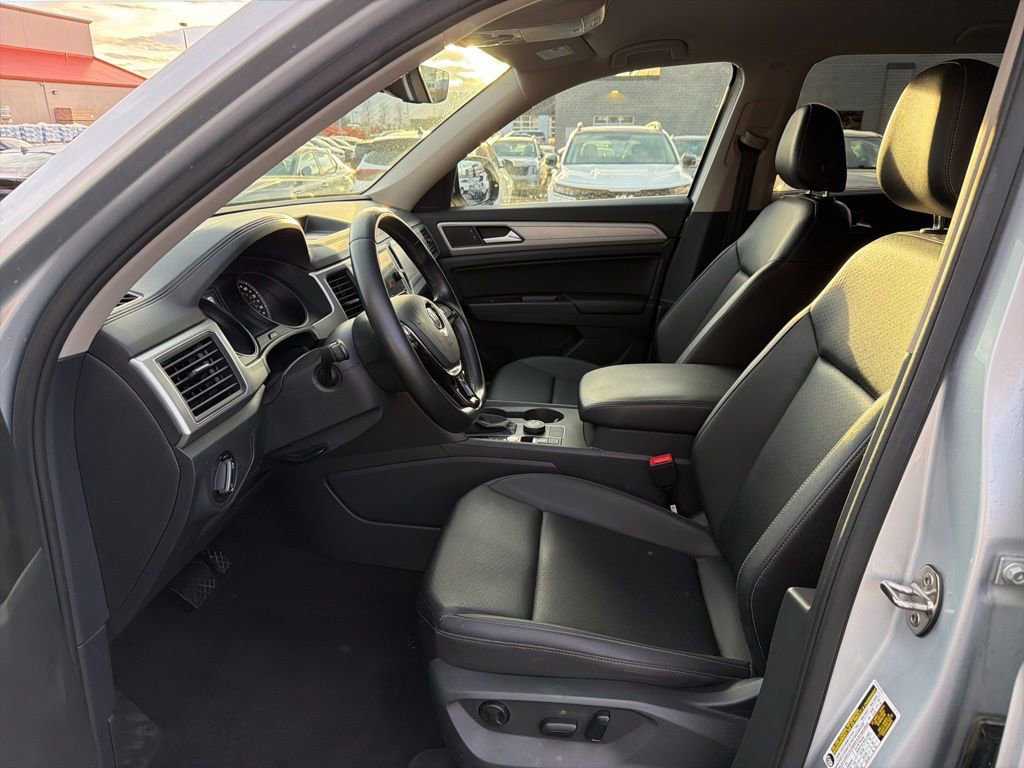 Used 2019 Volkswagen Atlas SE w/ Towing Package image 12