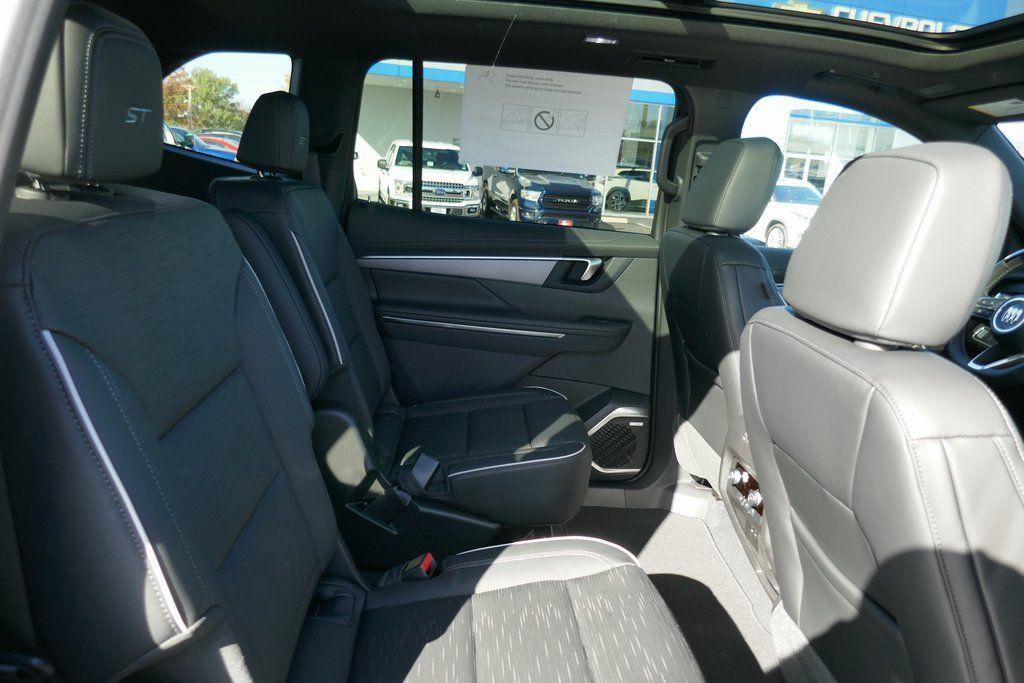 New 2026 Buick Enclave Sport Touring w/ Super Cruise Package image 10