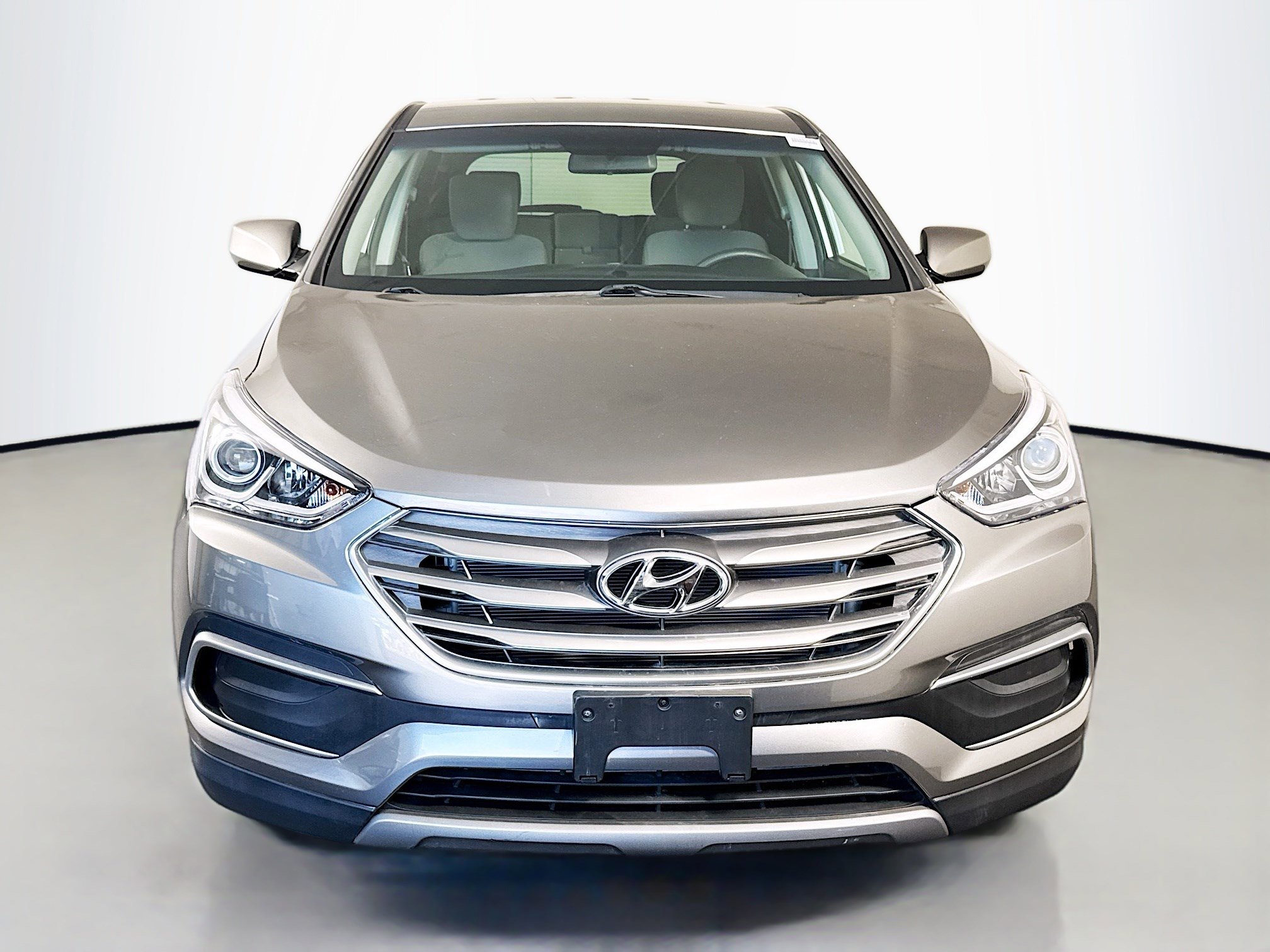 Used 2018 Hyundai Santa Fe Sport image 2