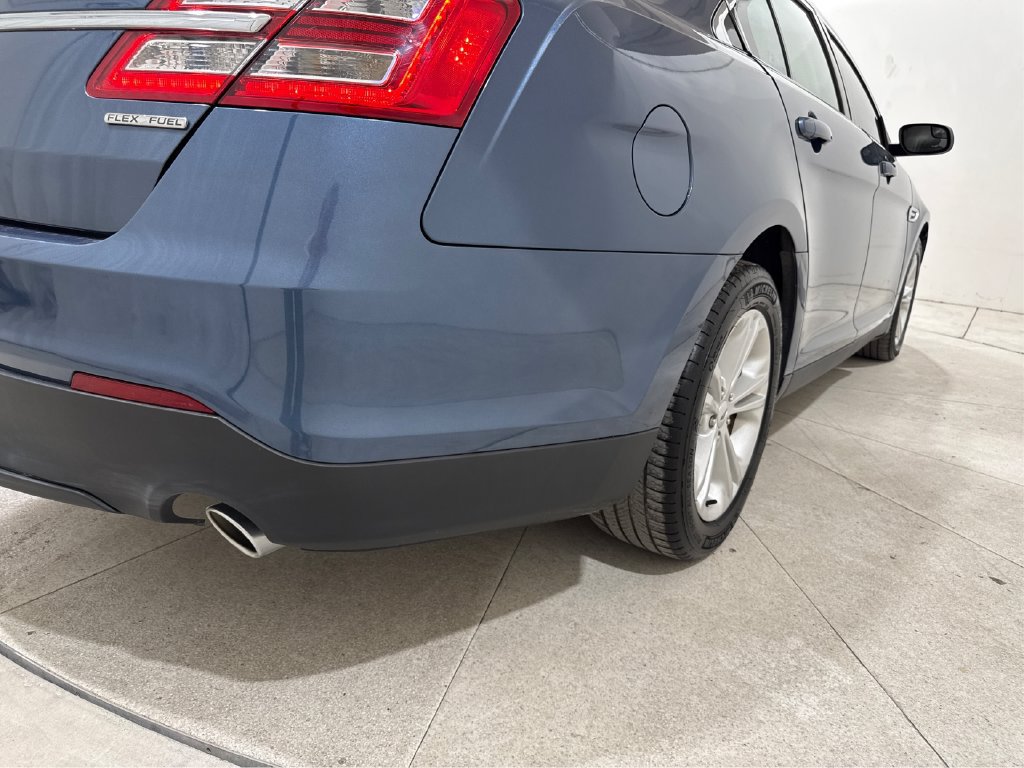 Used 2018 Ford Taurus SE FWD image 20