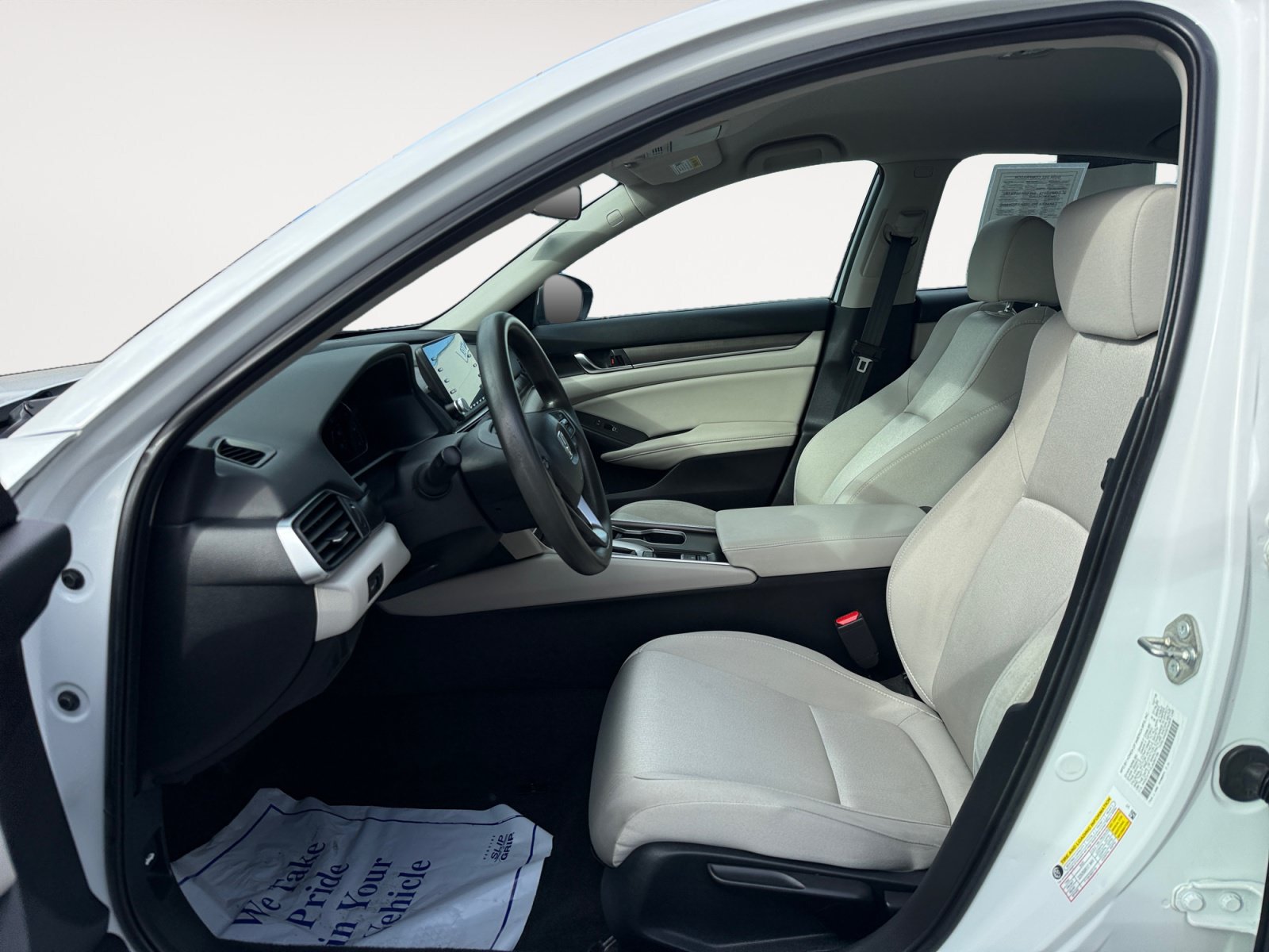 Used 2018 Honda Accord LX image 10