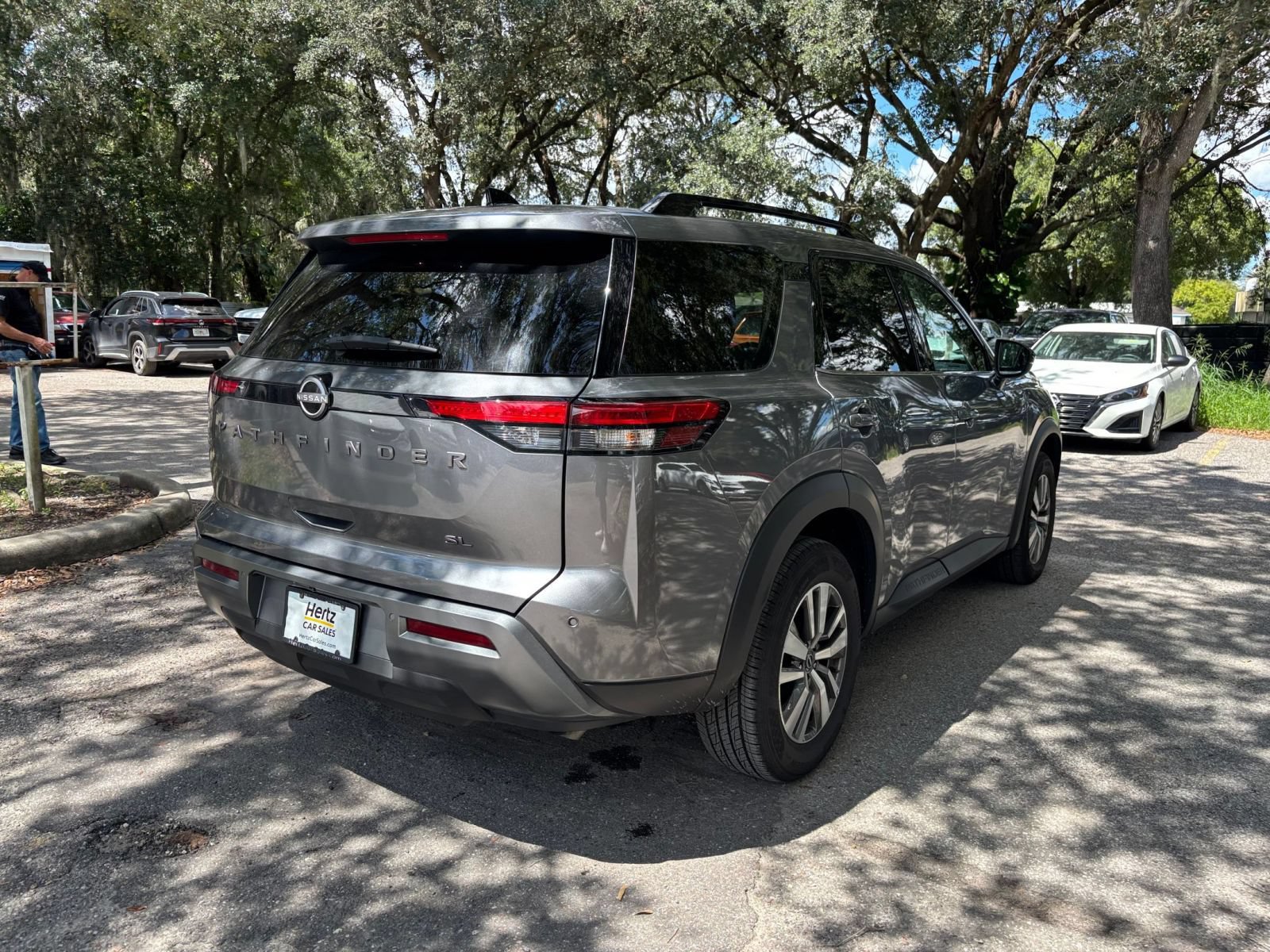 Used 2026 Nissan Pathfinder SL FWD image 12