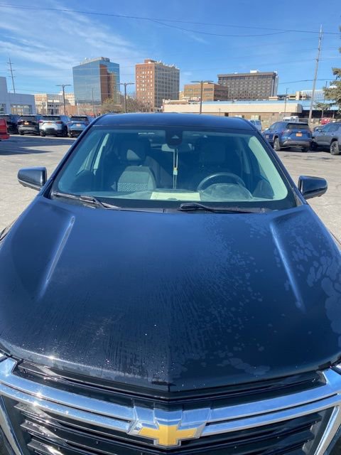 Used 2022 Chevrolet Equinox LT image 2