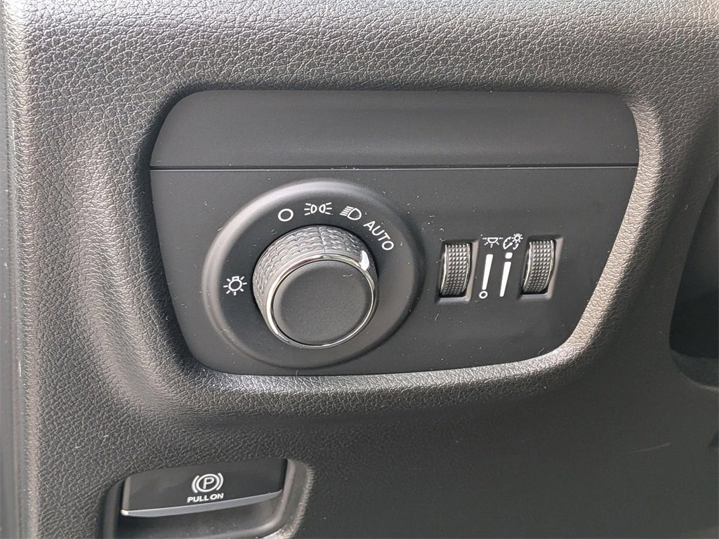 Certified 2024 Jeep Grand Cherokee Altitude image 13