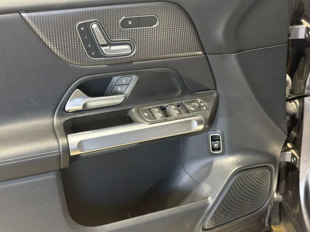 Used 2022 Mercedes-Benz GLB 250 4MATIC image 60