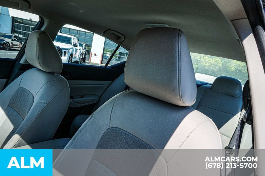 Used 2025 Nissan Altima 2.5 SV FWD image 17