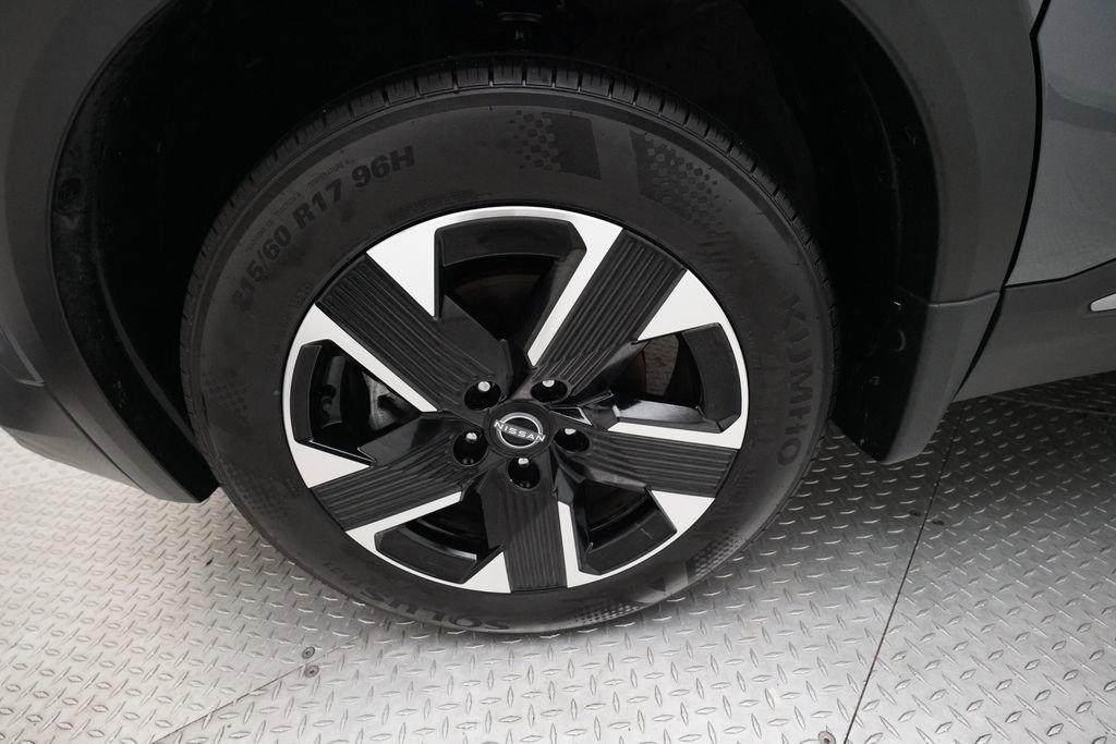 Certified 2025 Nissan Kicks SV image 26