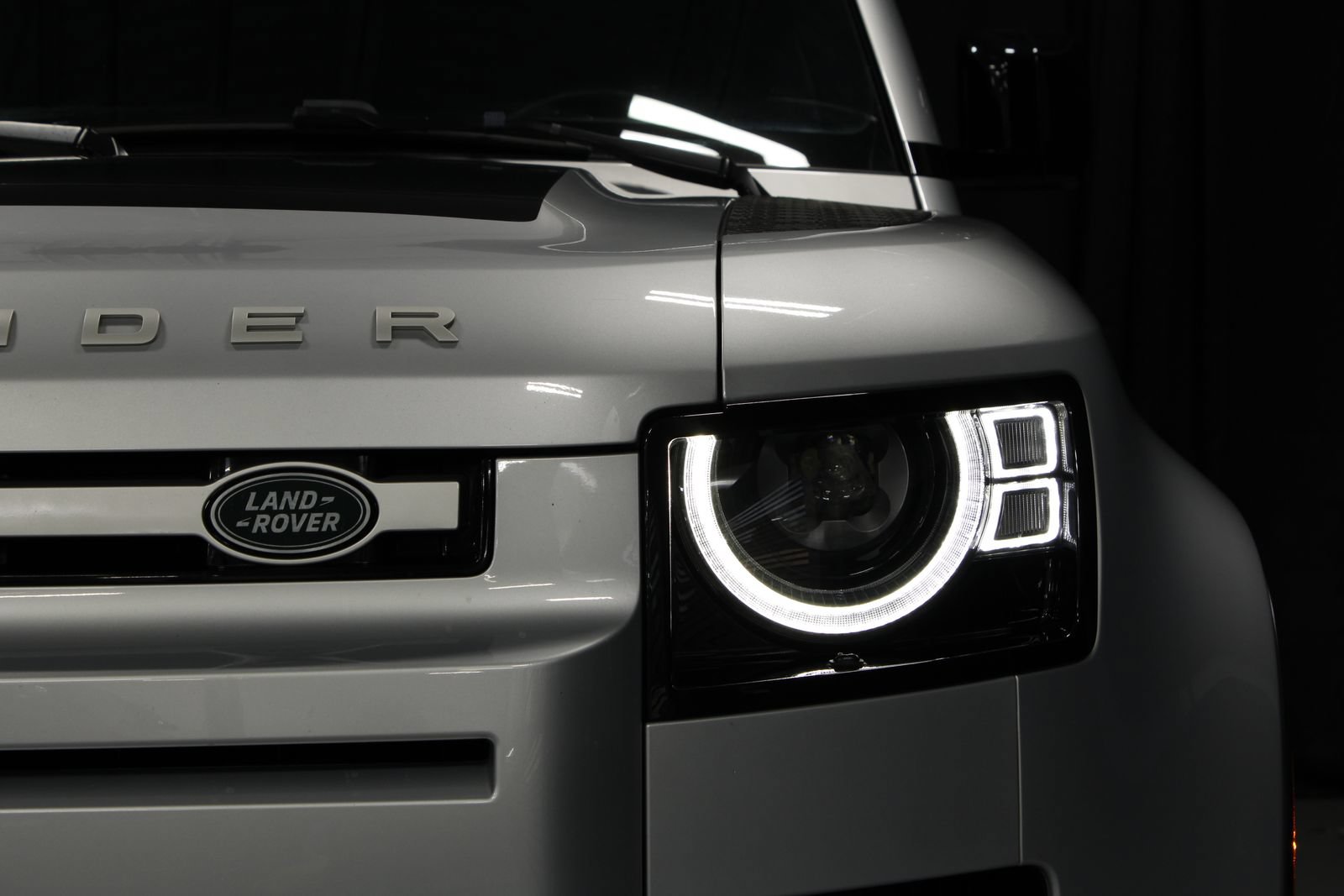 Used 2024 Land Rover Defender 110 S AWD/4WD image 13