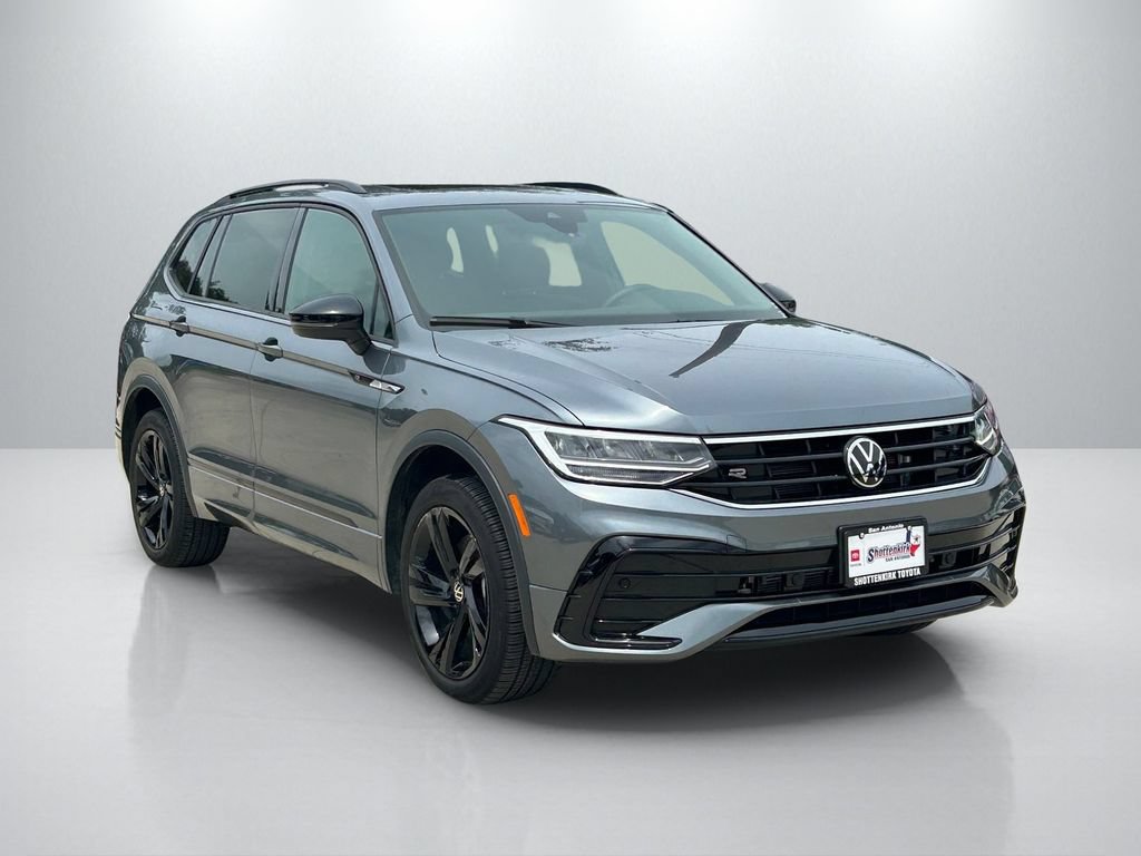 Used 2024 Volkswagen Tiguan SE R-Line FWD image 3
