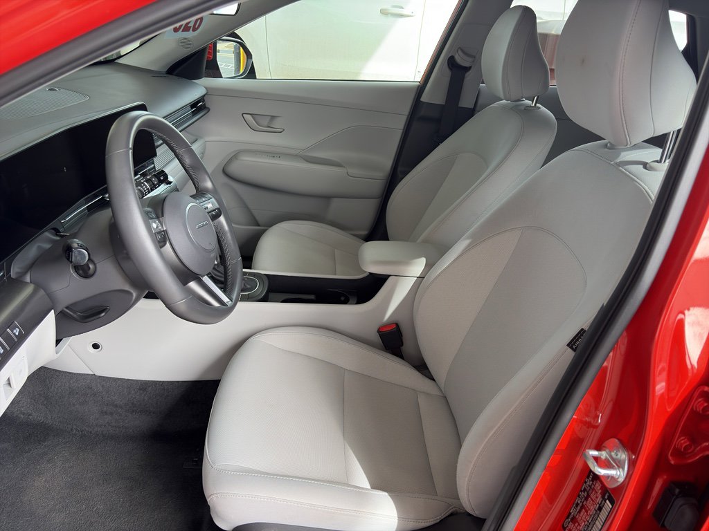 Used 2025 Hyundai Kona SEL image 9