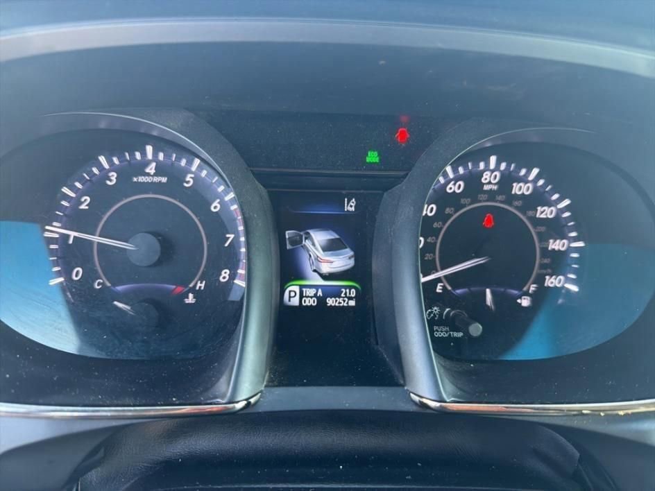 Used 2017 Toyota Avalon Limited image 15