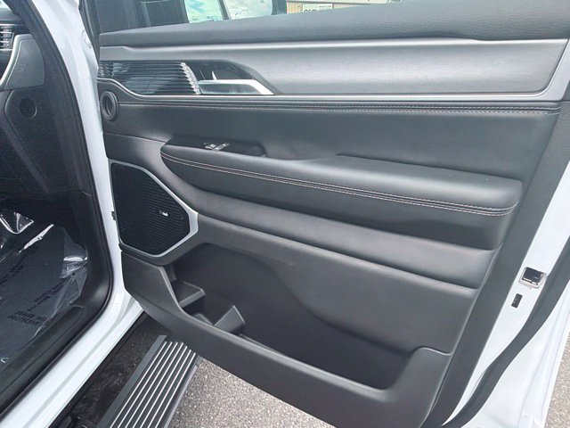 New 2026 Jeep Grand Wagoneer Limited AWD/4WD image 8