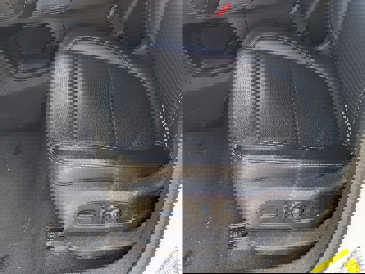 Used 2023 GMC Acadia SLT image 22