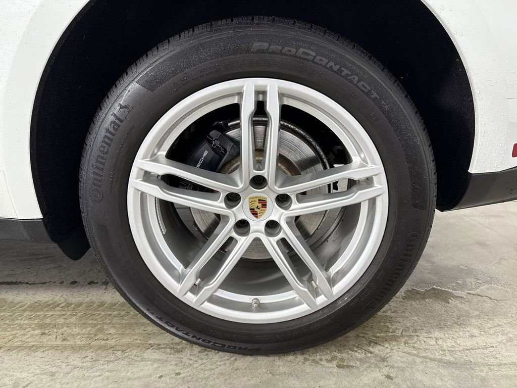 Certified 2023 Porsche Macan Turbo image 14