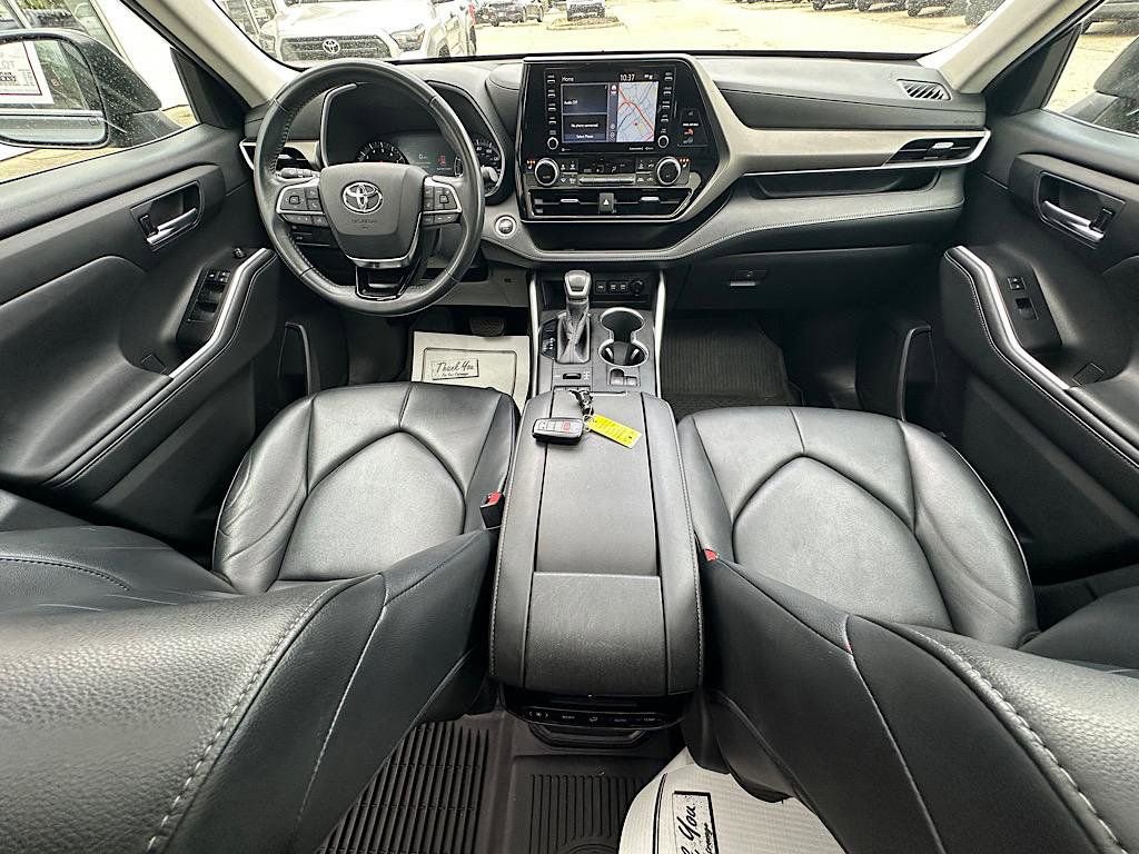 Certified 2020 Toyota Highlander XLE image 18