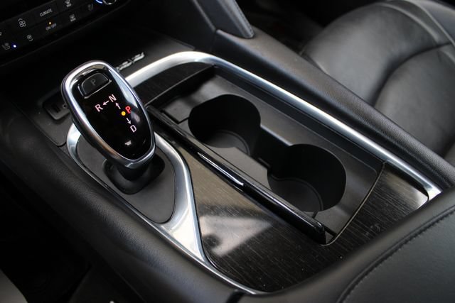Used 2019 Buick Enclave Avenir w/ Avenir Technology Package AWD/4WD image 21