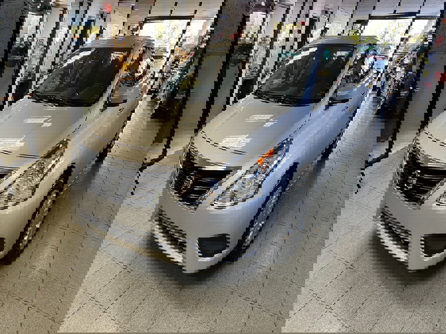 Used 2019 Nissan Versa SV image 4
