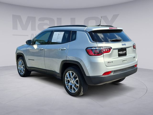 Used 2024 Jeep Compass Latitude w/ Sun and Sound Group AWD/4WD image 3