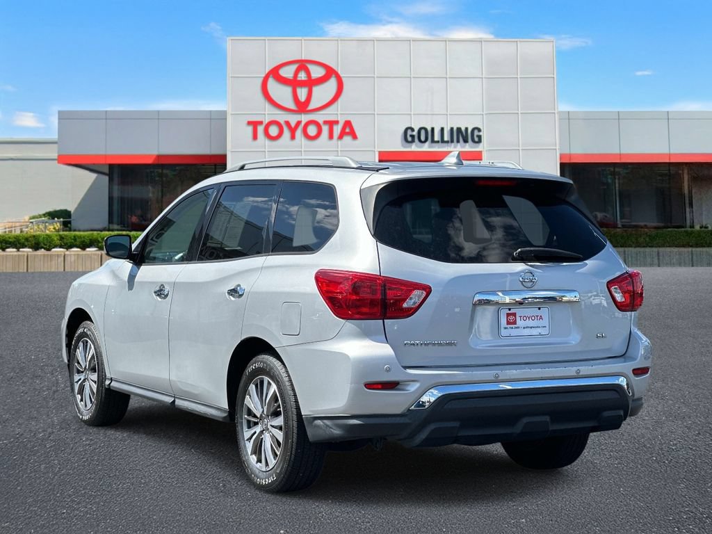 Used 2019 Nissan Pathfinder SL FWD image 4