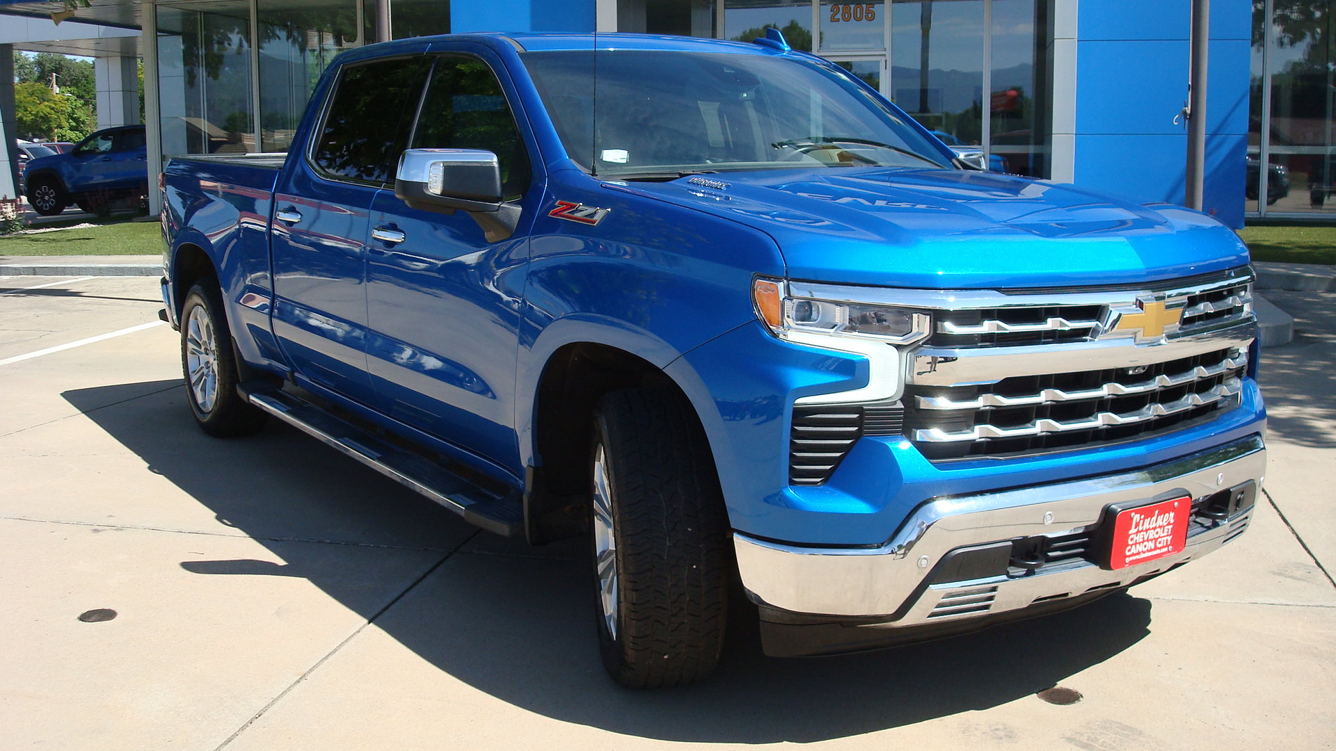 Used 2023 Chevrolet Silverado 1500 LTZ AWD/4WD image 3