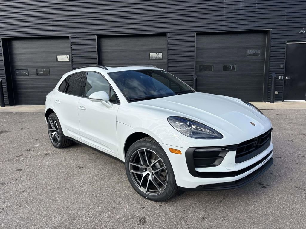 New 2026 Porsche Macan image 12