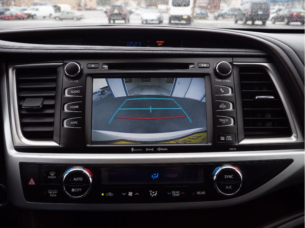 Used 2017 Toyota Highlander XLE image 8